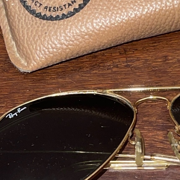 vintage 1980s Ray-Ban Gold Frame aviator Sunglasses - Picture 4 of 14